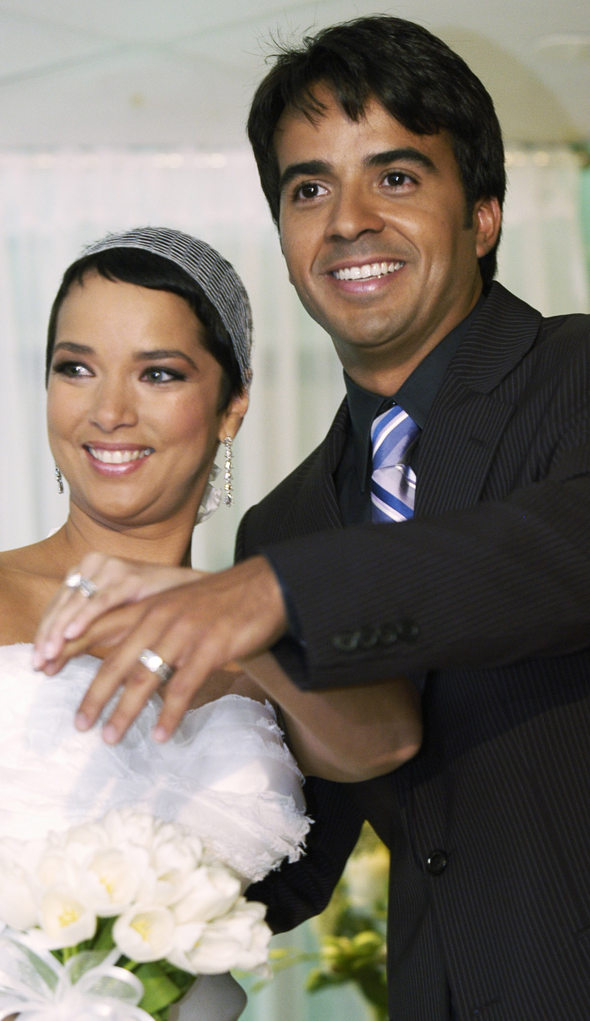 Adamari López y Luis Fonsi durante su enlace nupcial en Puerto Rico en junio de 2006.