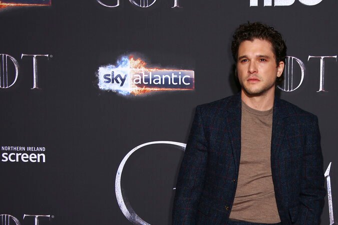 El actor Kit Harington posa para los fotógrafos en el estreno de la octava temporada del programa de televisión 'Game of Thrones' en Belfast, Irlanda del Norte, el viernes 12 de abril de 2019.
