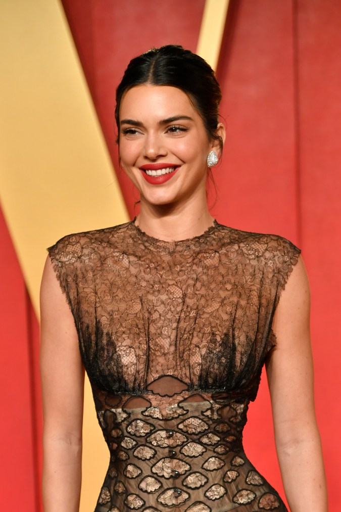 Kendall Jenner durante su paso en la fiesta Vanity Fair de los premios Oscar el pasado domingo 10 de marzo de 2024.