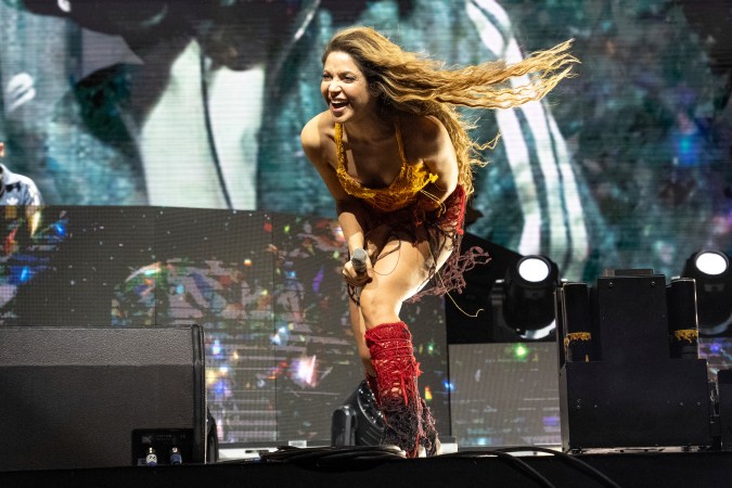 Shakira anunció su gira en el festival de Coachella 2024.