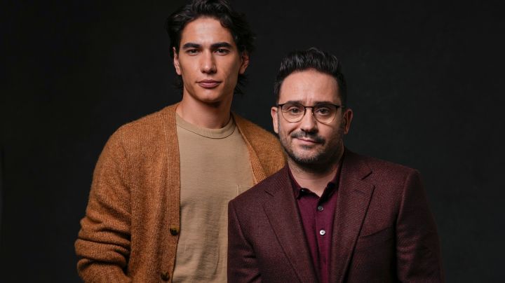 Enzo Vogrincic y J. A. Bayona , actor y director respectivamente de 'La Sociedad de la Nieve'
