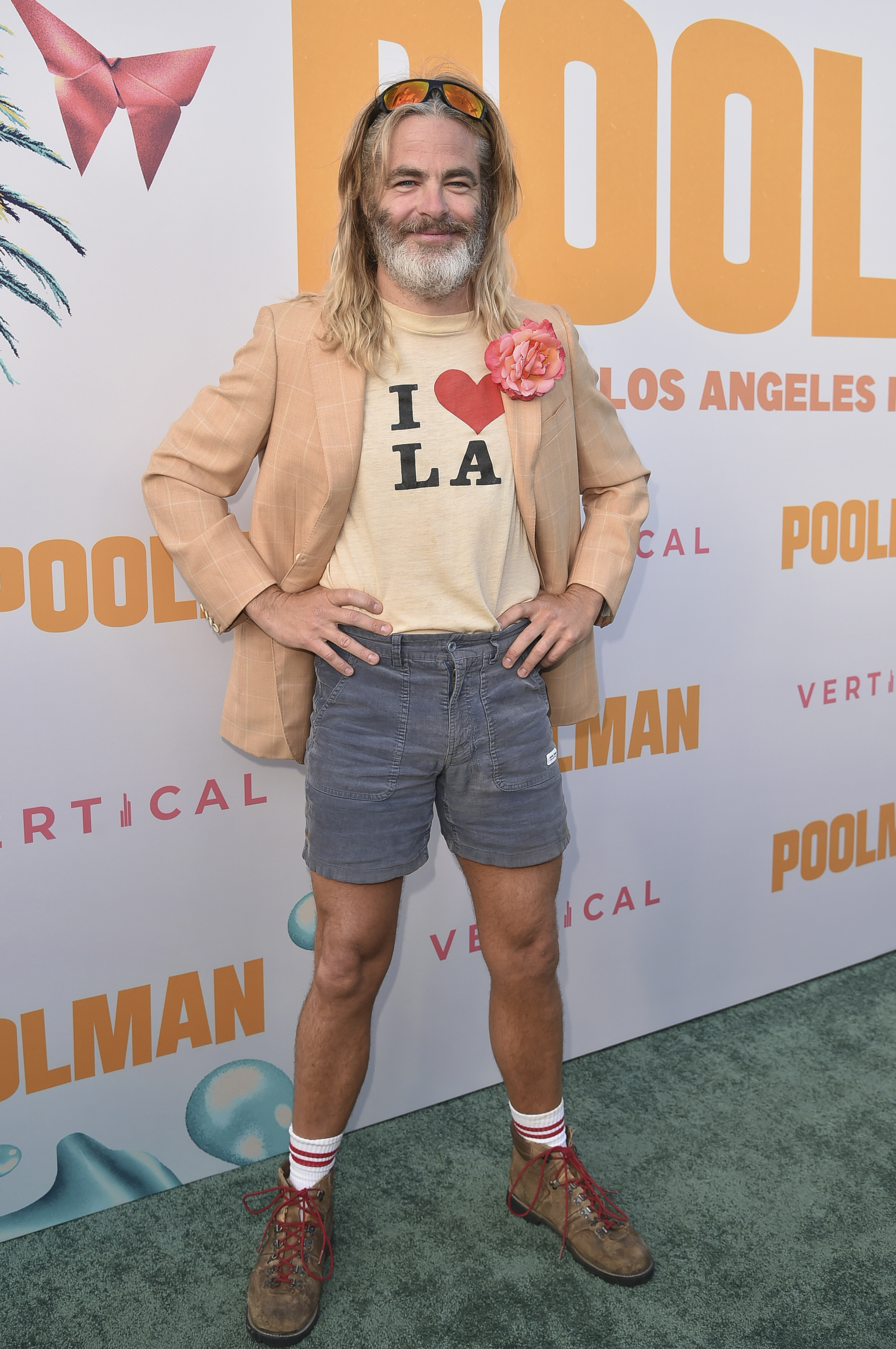 Chris Pine en el estreno de ‘Poolman’ con su nueva apariencia física. Abril, 2024.