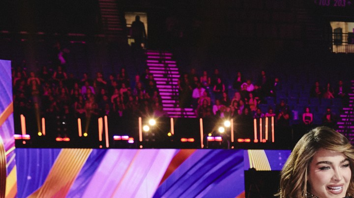 Las anfitrionas de los Latin American Music Awards.