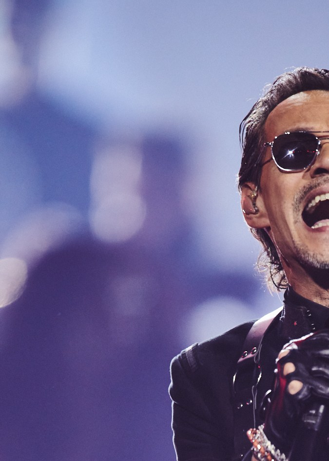 Marc Anthony durante su presentación musical en los Latin American Music Awards 2024.