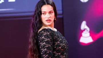 Rosalía en la alfombra de la entrega 24 de los Latin Grammy 2023, que premia lo mejor de la industria musical hispanoamericana/Sevilla, España, 16 de noviembre 2023.