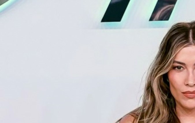 Michelle Salas se muestra como nunca al lado de Luis Miguel.