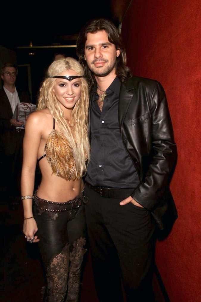 Shakira dejó a Antonio de la Rúa por Gerard Piqué, según varias fuentes.