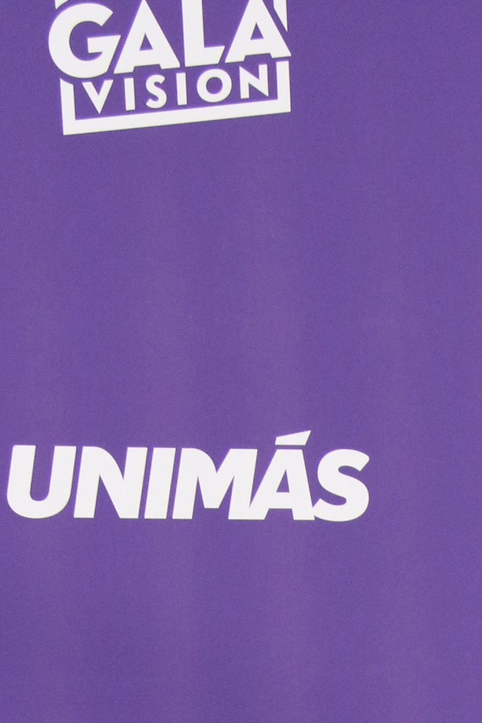 Thalía posando en la alfombra roja de los Latin AMAs 2024.