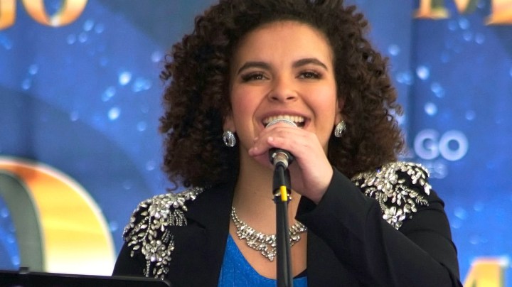 Lucerito Mijares participa en el programa 'Juego de Voces'.