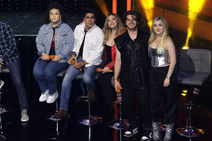 Mia Rubin, Lucerito Mijares, Eduardo Capetillo Jr, Melenie Carmona y Joss Álvarez; concursantes de ‘Juego De Voces’.