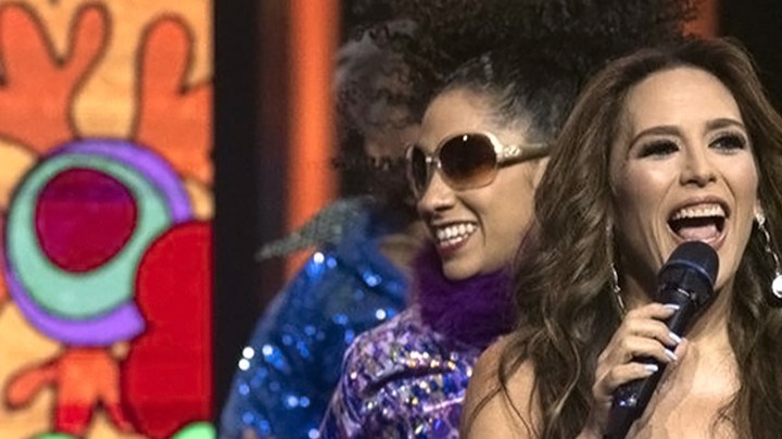 Angélica Vale fue la conductora de 'Juego de Voces'.