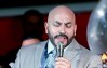 Lupillo Rivera es captado bailando con una mujer en una fiesta organizada por su familia.