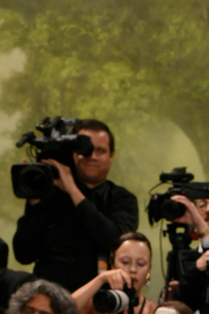 Eiza González en la MET Gala 2024.