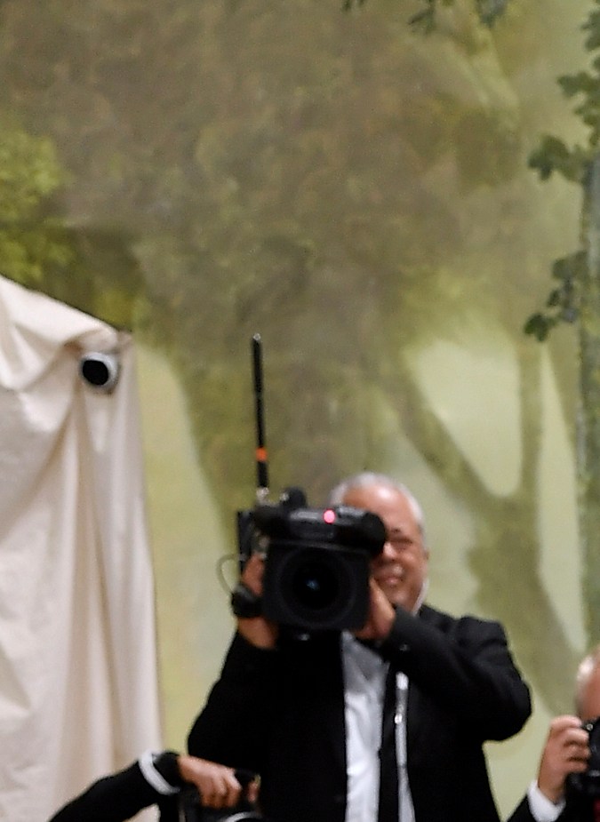 Zendaya en la MET Gala 2024 con un diseño custom de John Galliano.