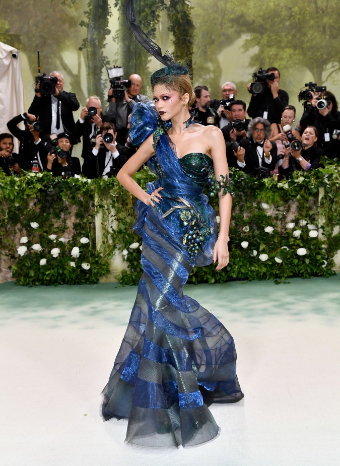 Zendaya en la MET Gala 2024 con un diseño custom de John Galliano.