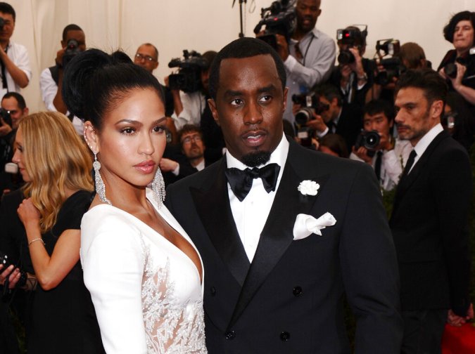 Cassie y Sean "Diddy" Combs en la gala benéfica del Costume Institute del Museo Metropolitano de Arte que celebra "China: A través del espejo" en Nueva York.
