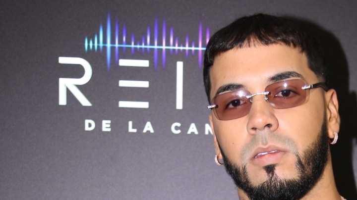 Anuel AA fue el juez invitado de la semana en la semifinal de "Reina de la Canción" (Univision), que eligió a sus 4 finalistas/Miami, 17 de noviembre 2019.