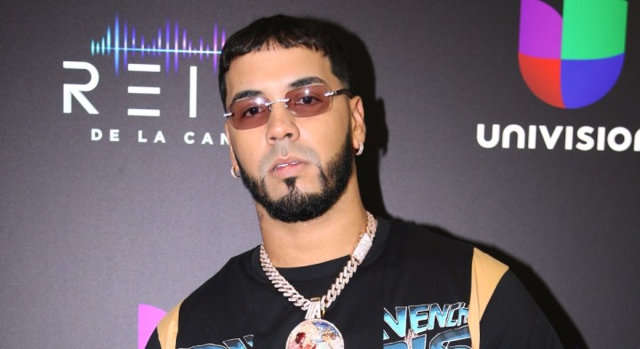 Anuel AA fue el juez invitado de la semana en la semifinal de "Reina de la Canción" (Univision), que eligió a sus 4 finalistas/Miami, 17 de noviembre 2019.