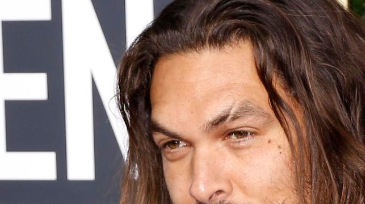 Jason Momoa en la alfombra roja de los Golden Globe Awards 2020 a lo mejor del cine, la televisión y y el digital media/Los Angeles, 5 de junio 2020.