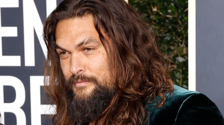 Jason Momoa en la alfombra roja de los Golden Globe Awards 2020 a lo mejor del cine, la televisión y y el digital media/Los Angeles, 5 de junio 2020.