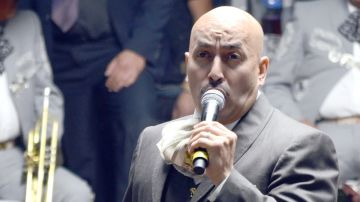 Lupillo Rivera se presentó en la Feria de Texcoco en donde interpretó sus más grandes éxitos vestido de charro y con una botella de tequila en la mesa/México, 15 de marzo 2016.