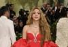Shakira debutó con éxito en la MET Gala 2024.