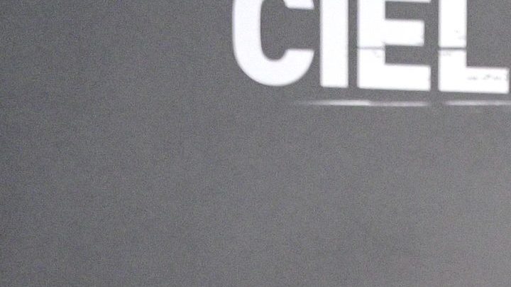 Thalí García presentó su nuevo libro 'Confesiones de una vieja adolescente'.