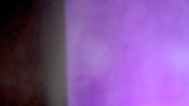 Danna respondió preguntas en 'La Resistencia' en España.