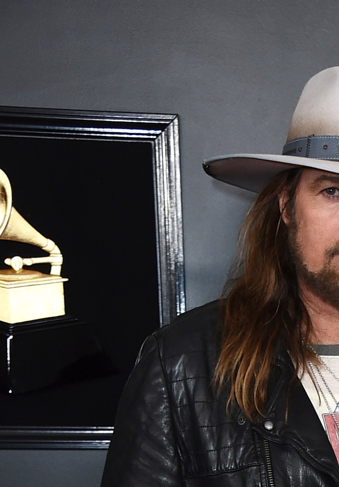 Miley Cyrus y su padre Billy Ray están distanciados desde que se divorció de Tish Cyrus, madre de la cantante.