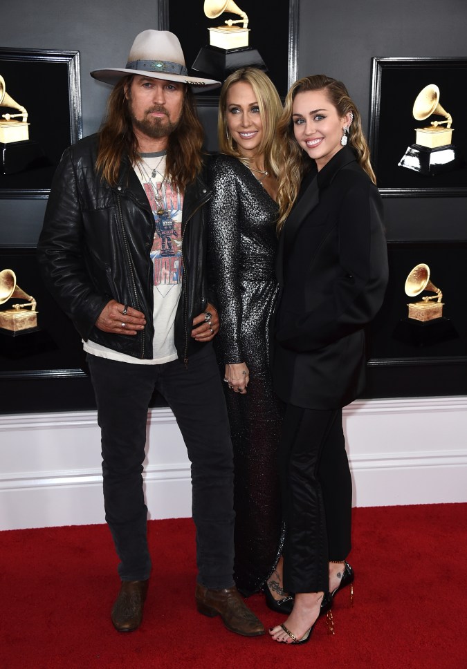 Miley Cyrus y su padre Billy Ray están distanciados desde que se divorció de Tish Cyrus, madre de la cantante.
