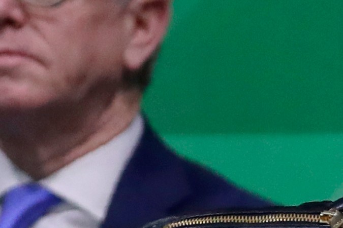 Shakira y Gerard Piqué en la final de la Copa Davis en Madrid, España, el domingo 24 de noviembre de 2019.