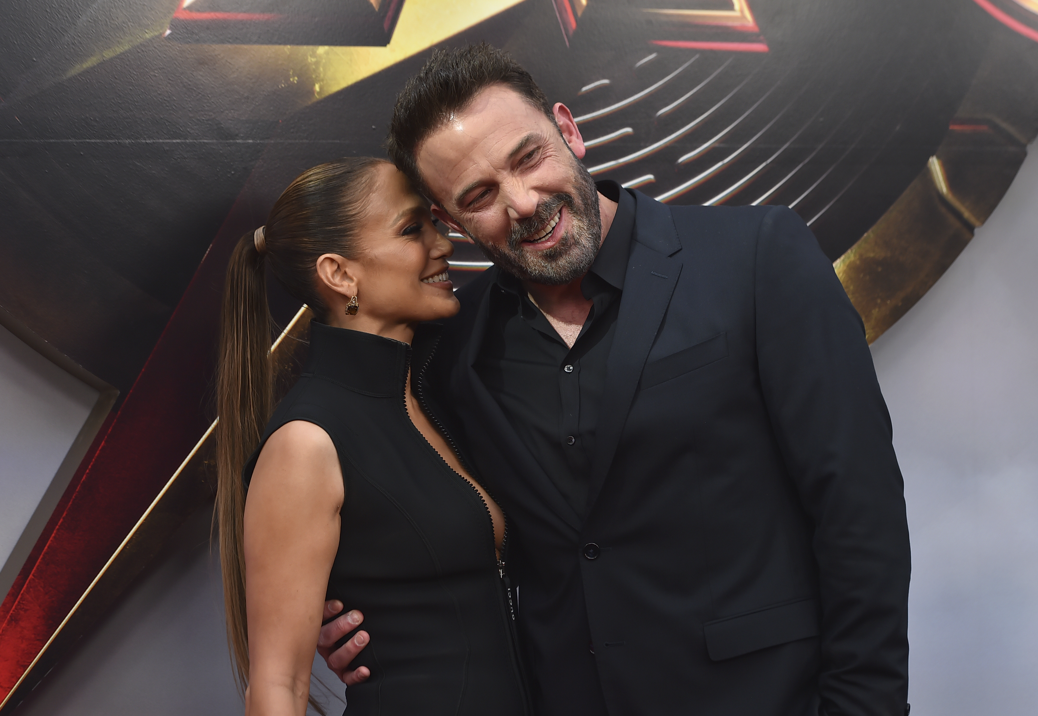 Ben Affleck y Jennifer López enfrentan rumores de separación.