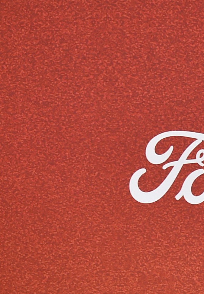 Bruna Marquezine y Rauw Alejandro son embajadores de Carolina Herrera Nueva York; 212 VIP Negro y 212 VIP Rosado Elixir.