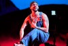 Bad Bunny cantó en el Vogue World 2024 en París.