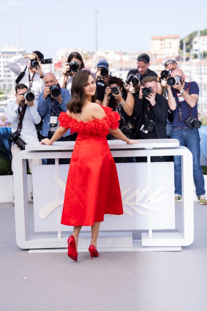 Selena Gomez posa para fotógrafos en la presentación de la película ‘Emilia Perez’ en el 77° Festival Internacional de Cine de Cannes, al sur de Francia. Mayo, 2024.