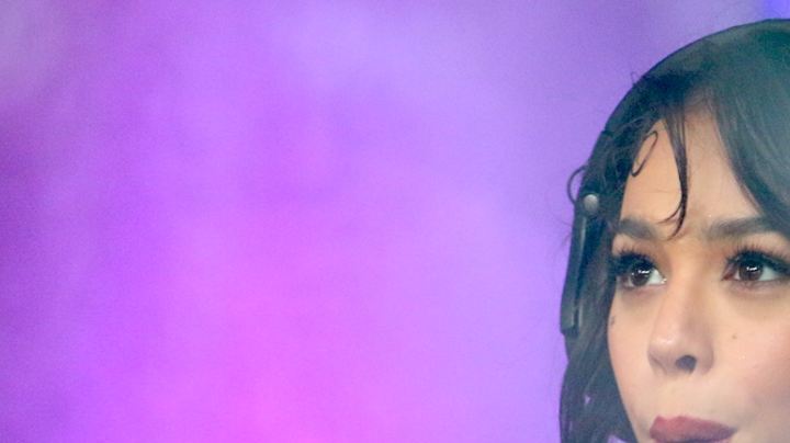 Danna visitó el streaming Olga en el barrio de Palermo de la capital argentina, donde la cantante tomó mate, rió, habló de todo un poco y convivió con fans para anunciar su gira "Danna Live" en el verano por varios países/Buenos Aires, 19 de abril 2024.