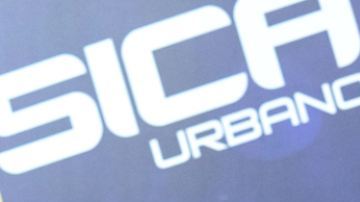 Jay Wheeler y Zhamira Zambrano en la alfombra roja de los Premios Tu Música Urbano desde el Coliseo de Puerto Rico/San Juan, 15 de junio 2023.