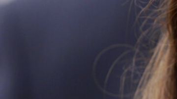 Kate Middleton habla con el público, mientras abandona el Castillo de Hillsborough en Belfast, Irlanda del Norte, el martes 8 de marzo de 2011.