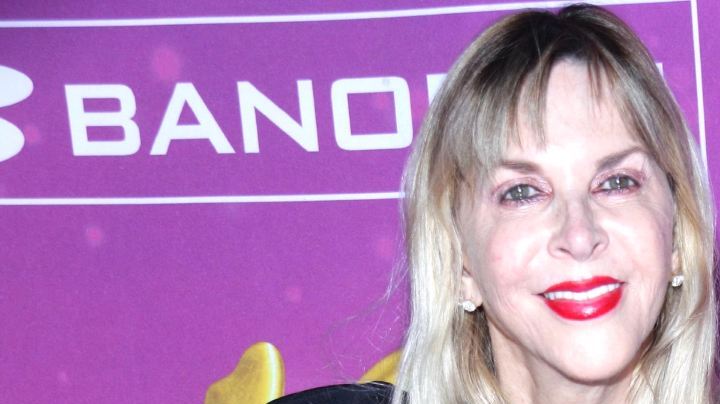 Shanik Berman desfiló por la alfombra morada de la obra "Aladdin"/México, 17 de noviembre 2021.