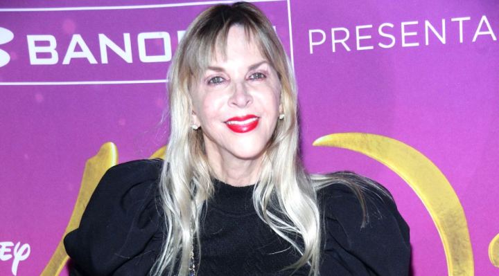 Shanik Berman desfiló por la alfombra morada de la obra "Aladdin"/México, 17 de noviembre 2021.