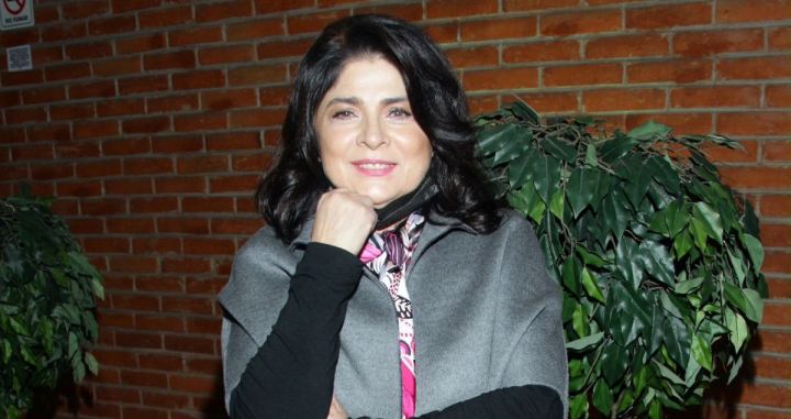 Victoria Ruffo en la alfombra roja del estreno de la obra "Si Te Mueres Te Mato", puesta en escena que se presenta en el Teatro Fernando Soler/México, 12 de octubre 2022.
