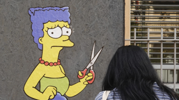 Nancy MacKenzie era la voz en español de Marge Simpson