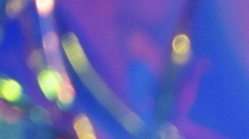 Peso Pluma si cambió su look, pero no es quien aparece en la viral fotografía.