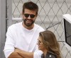 Gerard Piqué y Clara Chía disfrutando de un partido de fútbol en España.