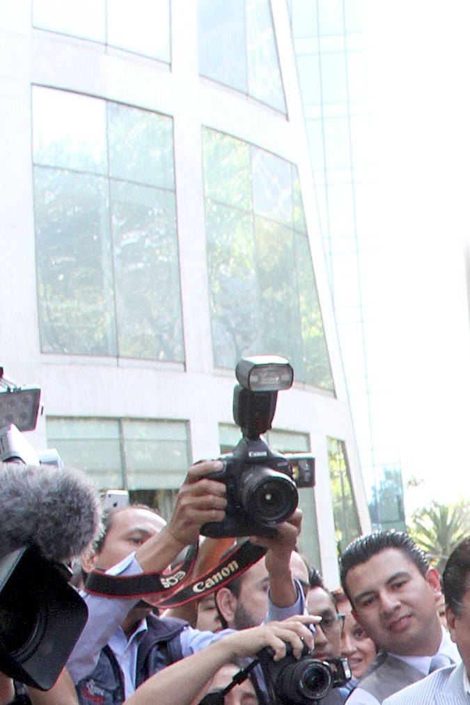 Niurka Marcos se viste de 'Aventurera'.