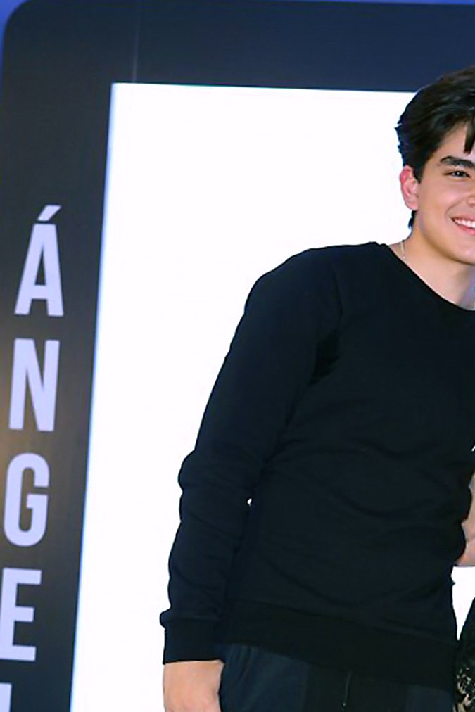 Gloria Trevi y su hijo Ángel Gabriel, quien también es cantante.