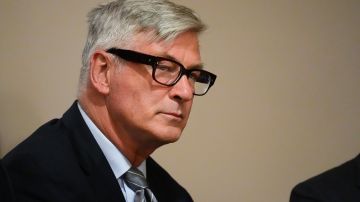 Alec Baldwin en el juicio en su contra por homicidio involuntario.