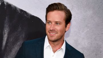 Armie Hammer quiso marcar a su novia con un cuchillo.