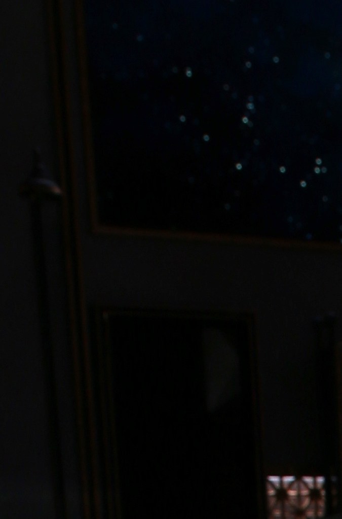 Ben Affleck y Lindsay Shookus juntos en la 69° edición de los premios Emmy.