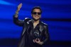 Christian Nodal celebra la trayectoria artistica de Andrea Bocelli.